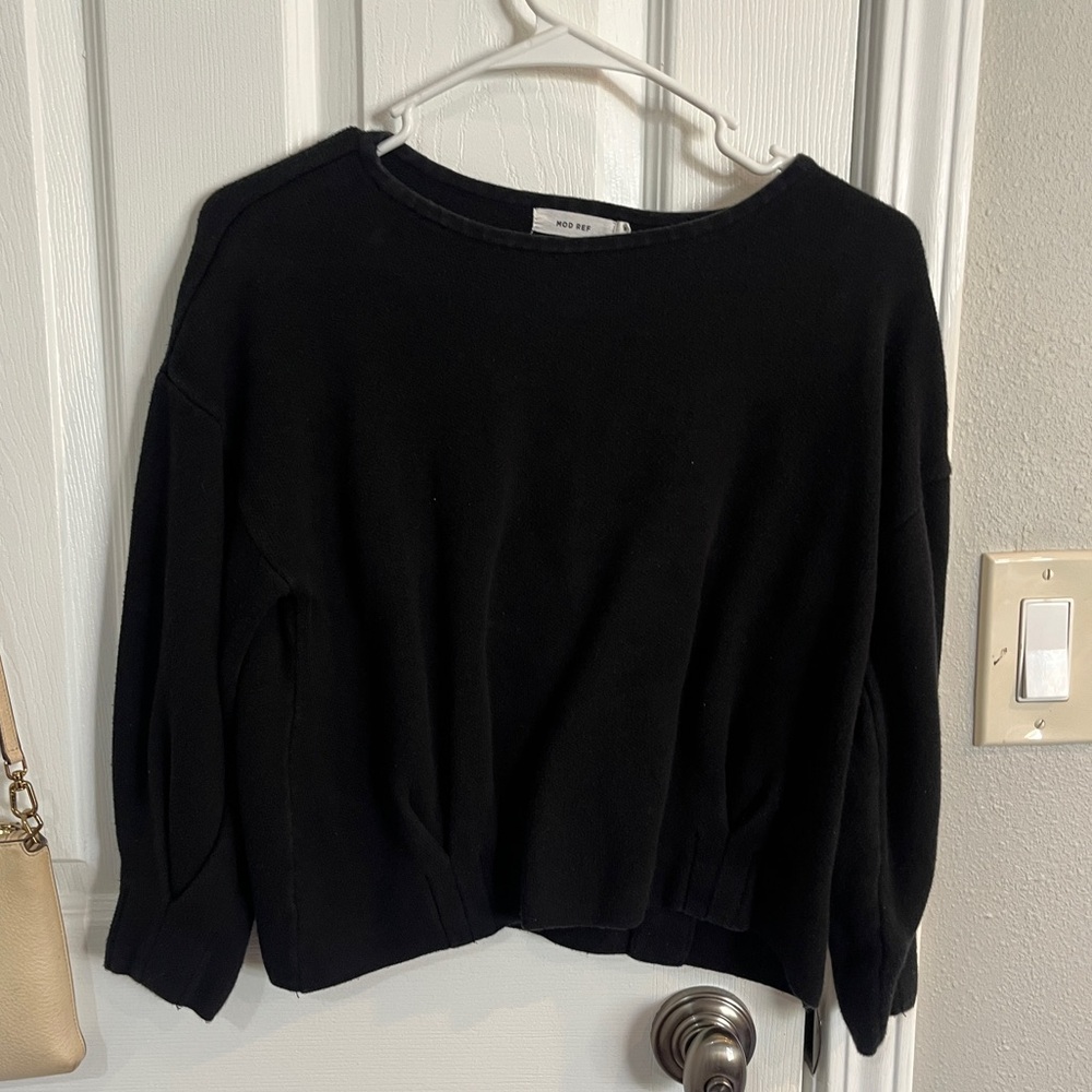 Black MODREF women’s sweater